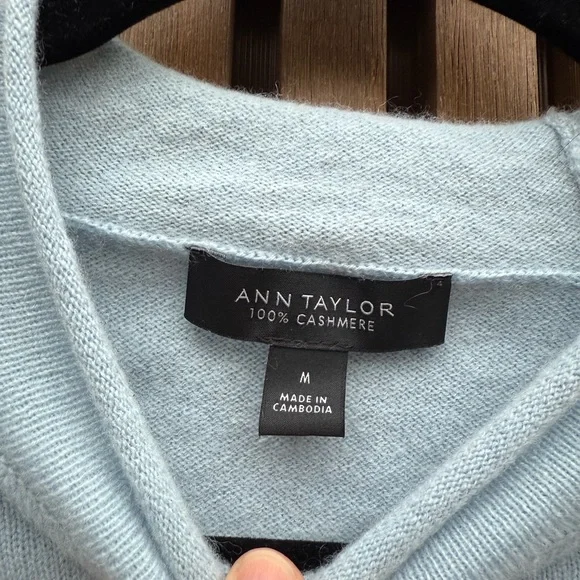 Ann Taylor 100% Cashmere light blue Short Sleeve Tee - Picture 2 of 2